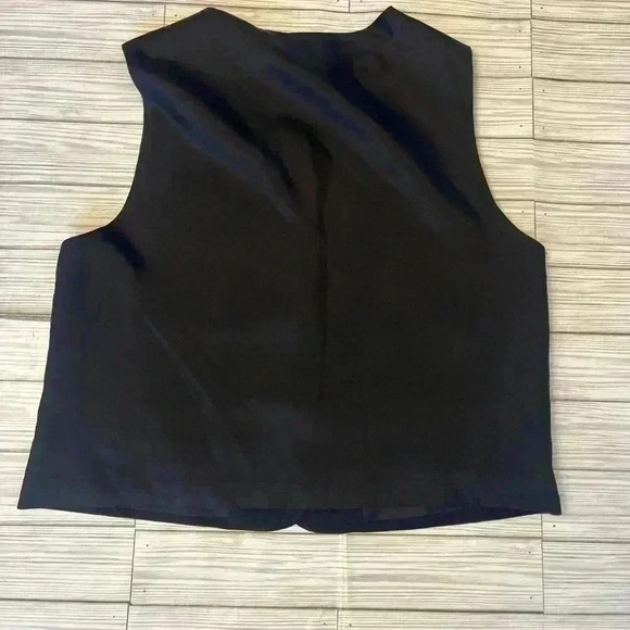 Carole Little Embroidered Vest - Picture 2 of 5